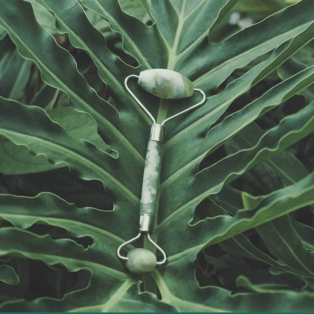 Atahana Jade Roller